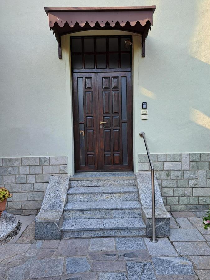 Green & Blue House 瓦尔博若纳 外观 照片