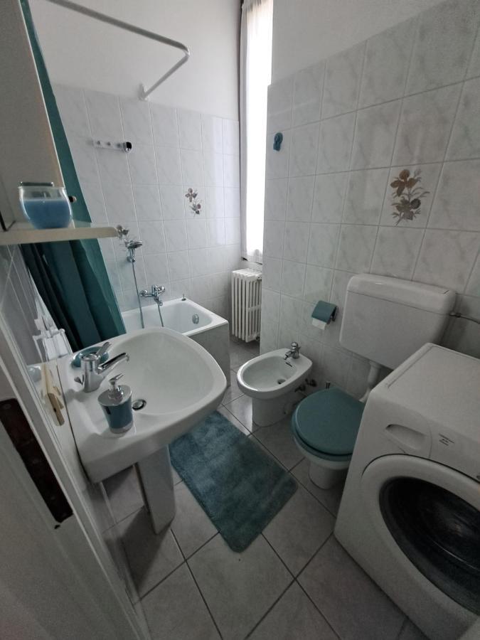Green & Blue House 瓦尔博若纳 外观 照片